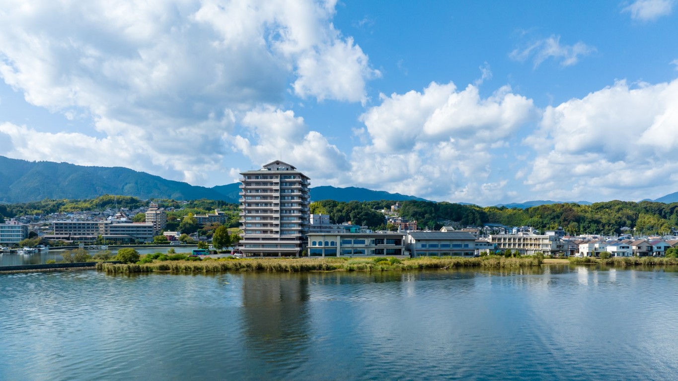 Lake Biwa onsen hotel