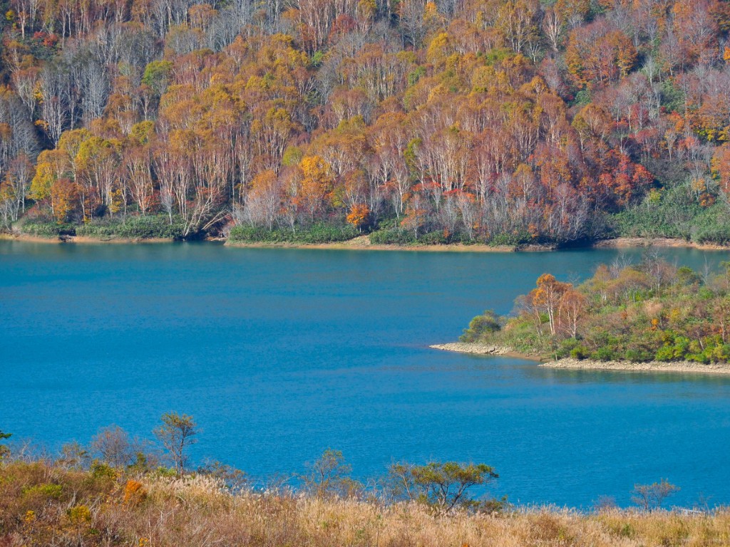 Lake Tashiro shore walk